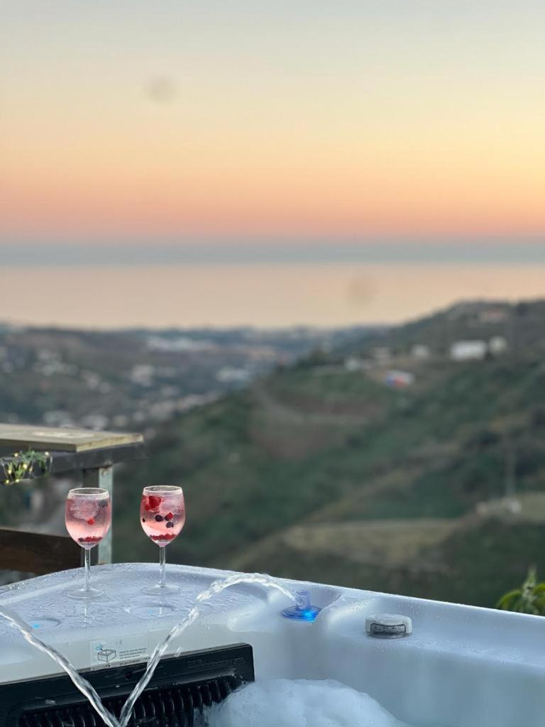 Casa Rural Malaga Monkey Love Con Jacuzzi Iznate Bagian luar foto