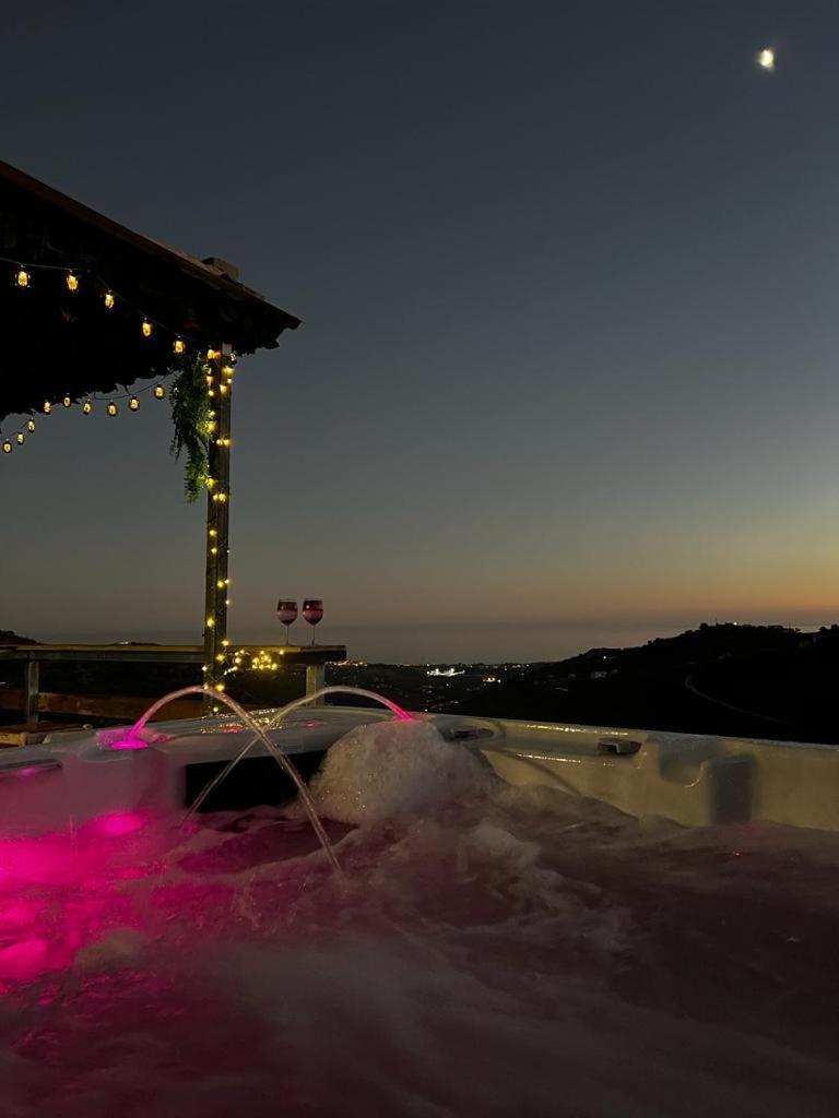 Casa Rural Malaga Monkey Love Con Jacuzzi Iznate Bagian luar foto